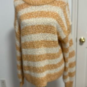 Madewell size medium long sleeve, pullover sweater, cotton blend perfect